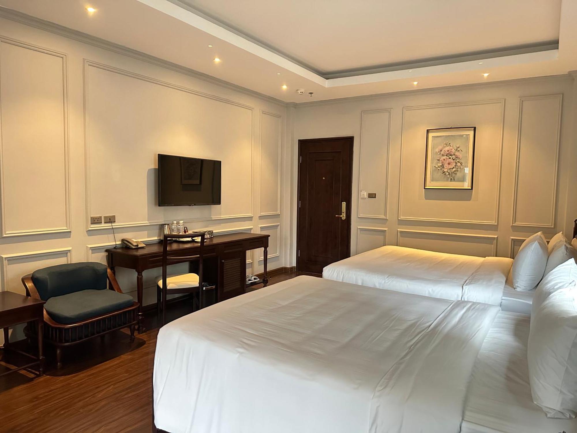 Salute Premium Hotel & Spa Hanoi Exterior foto